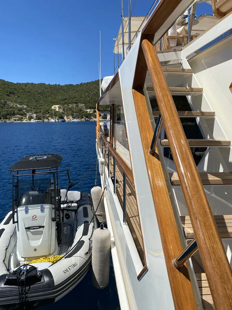 Annexe zodiac du yacht Stalca